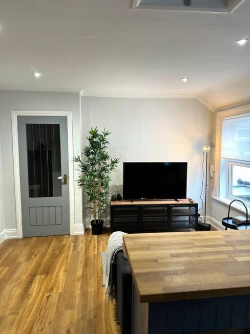 Appartamento High Wycombe Centre- 2 Bed Flat Esterno foto